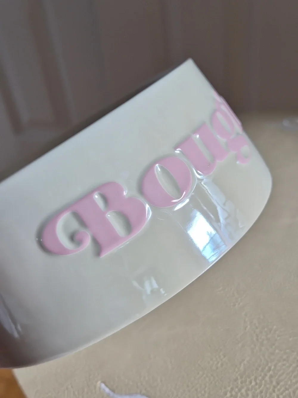 'Bougie'Pet Bowl Ceramic Dog Bowl with Pink 'Bougie' Lettering